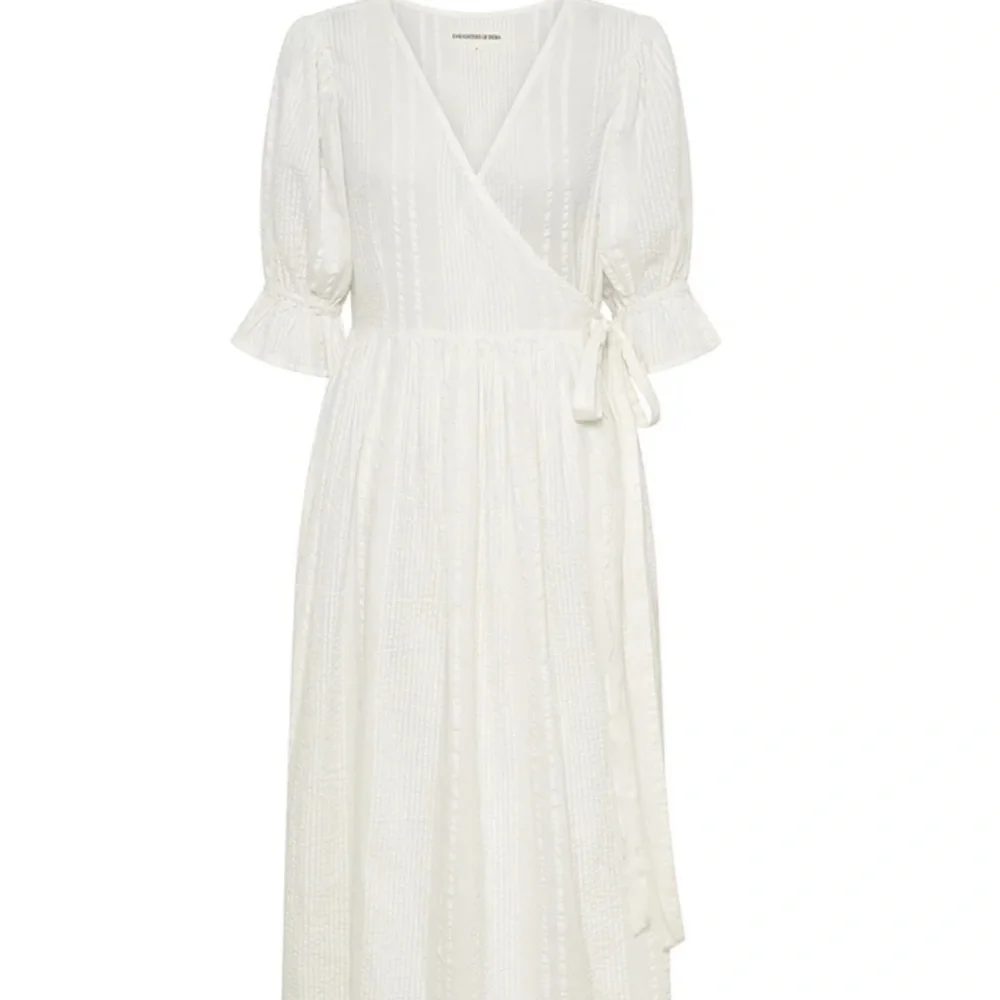 DOA UMA maxi White Wrap Dress - Picture 4 of 9